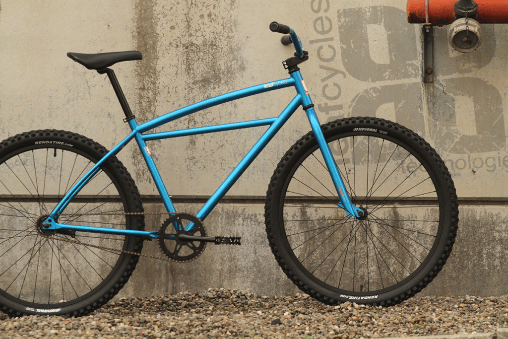 The leafcycles klunker - dedicated to the early days of mountainbiking | specs: quality cro-mo frame, 650B tires, color: metallic blue