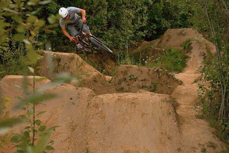 Leaf cycles sale dirt jumper