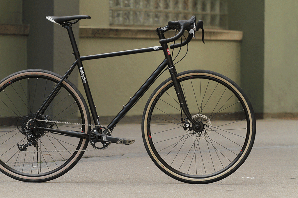 Leafcycles Rebeltoy equiped with 29" road tires